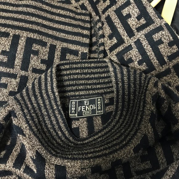 👉SOLD  Fendi Vintage Sweater Mock Neck Logo - Picture 12 of 13